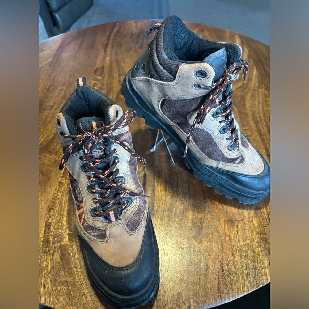 Brahma Men's Size 9 Wide Steel Toe Hiking/Work  Boots